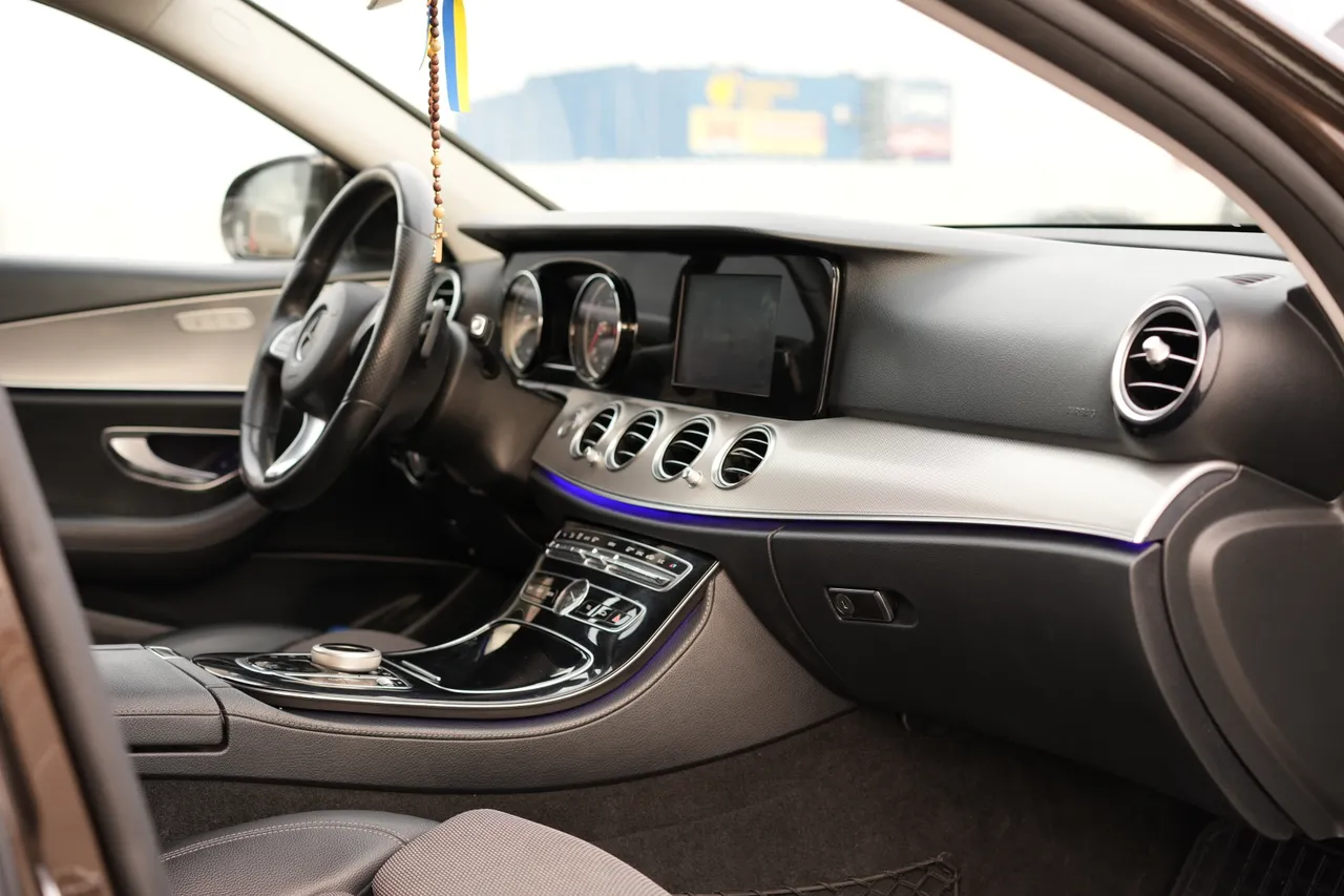 Mercedes-Benz E-Класс - фото 14