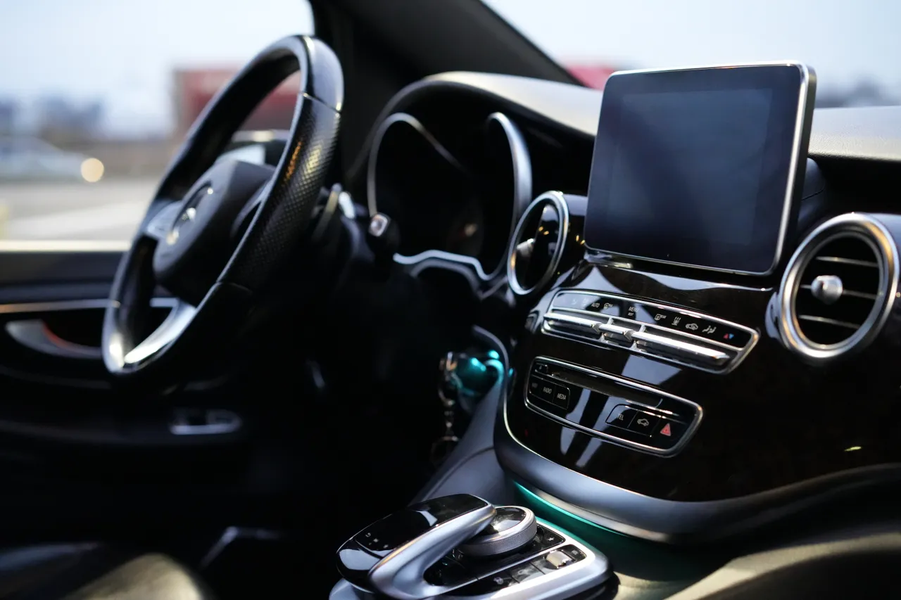 Mercedes-Benz V-Класс - фото 14