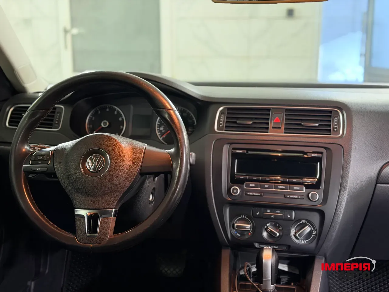 Volkswagen Jetta - фото 6