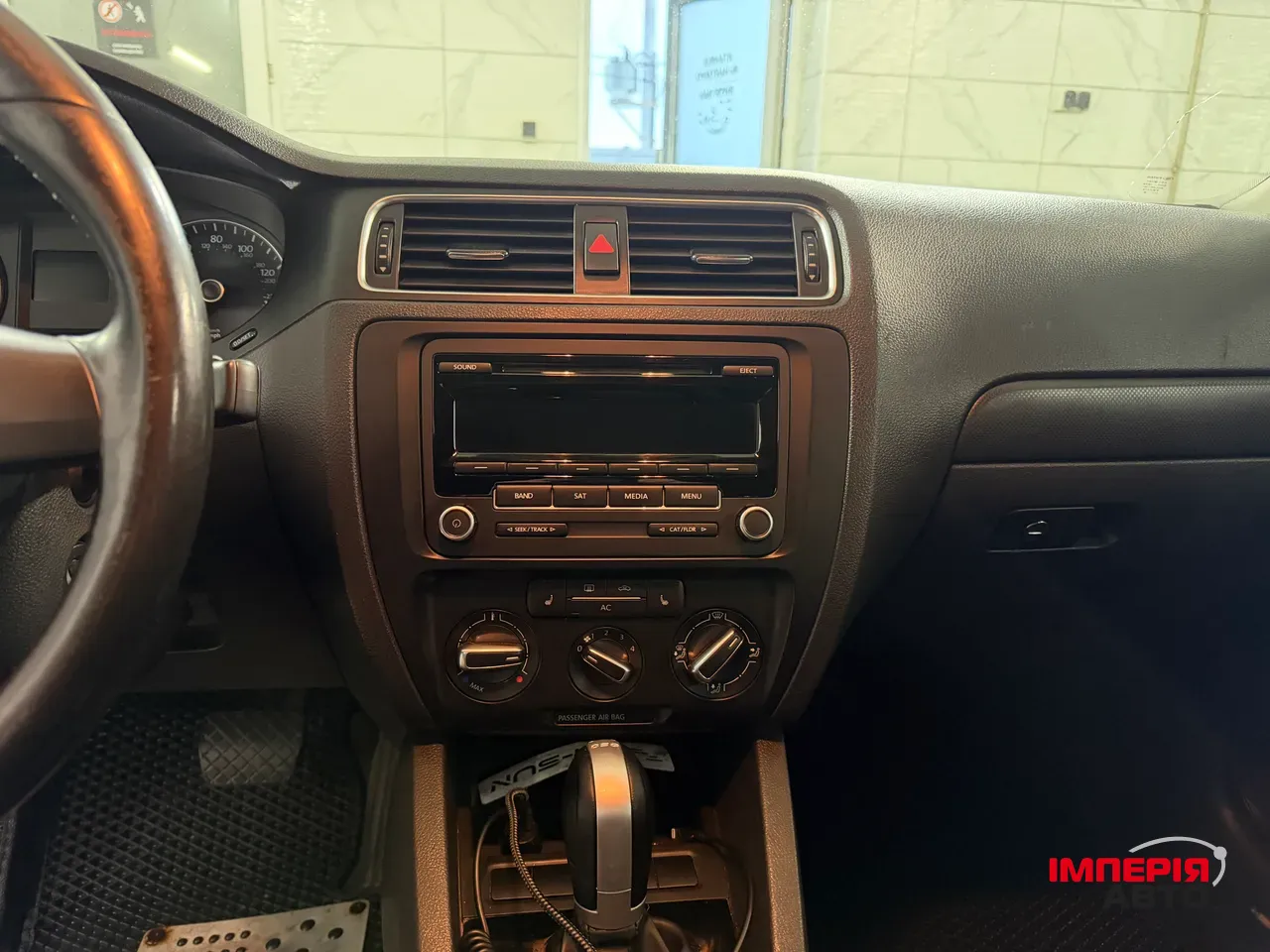 Volkswagen Jetta - фото 11