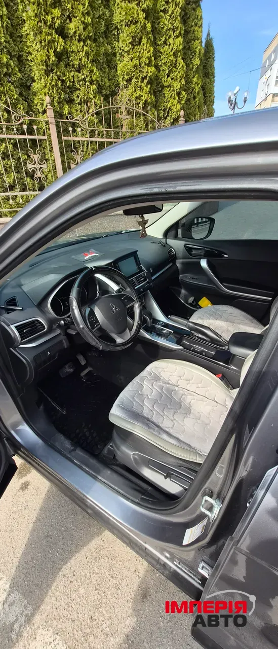 Mitsubishi Eclipse Cross - фото 8