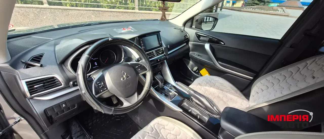 Mitsubishi Eclipse Cross - фото 9