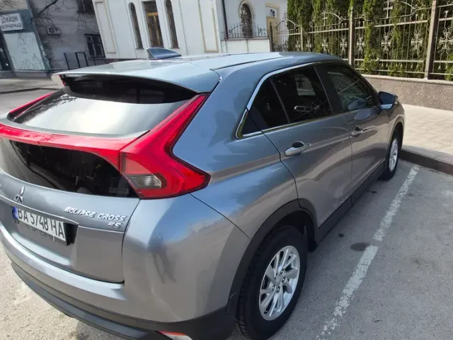 Mitsubishi Eclipse Cross - фото 5