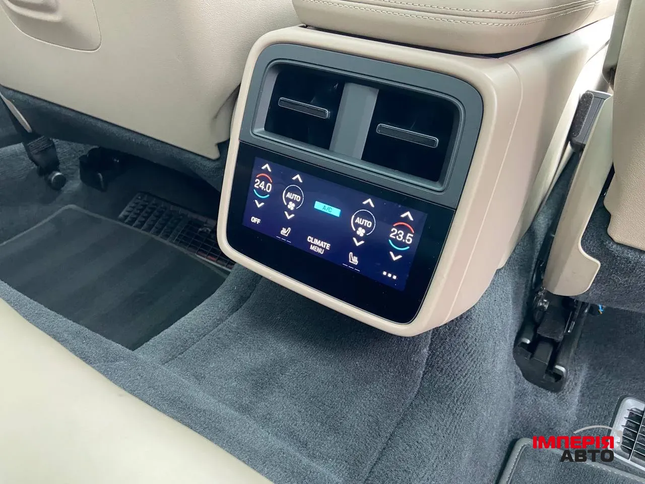 Porsche Taycan - фото 18