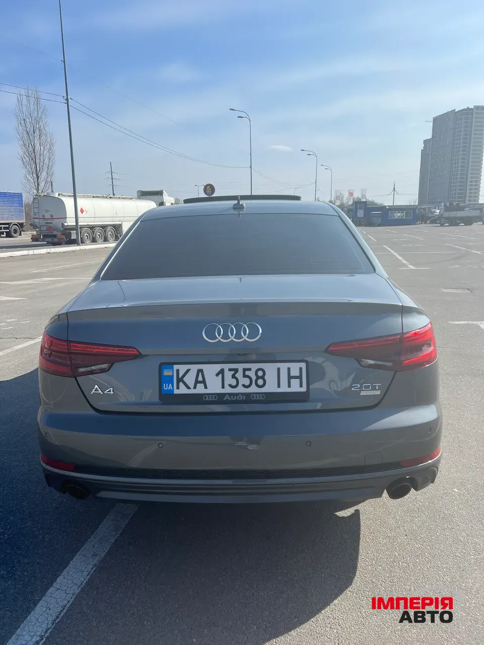 Audi A4 - фото 5