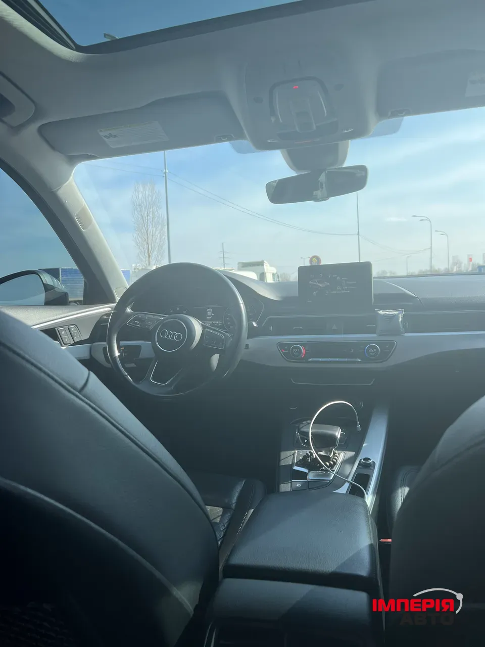 Audi A4 - фото 8