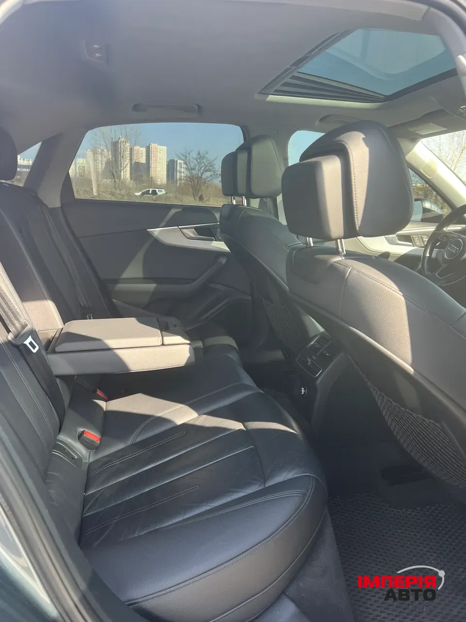 Audi A4 - фото 7