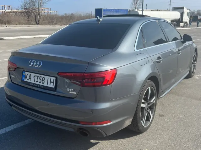 Audi A4 - фото 4