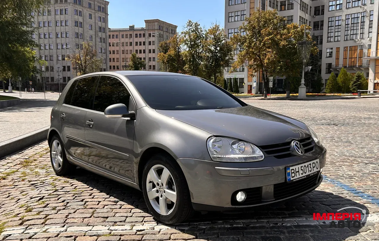 Volkswagen Golf - фото 1