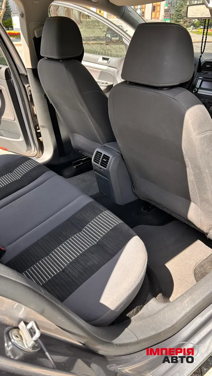 Volkswagen Golf - фото 11