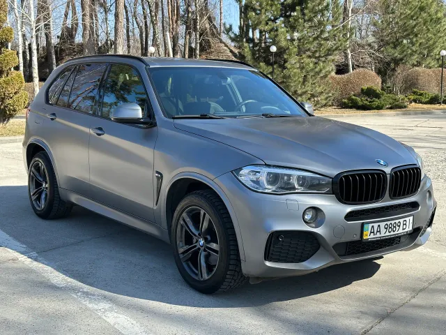 BMW X5 - фото 1