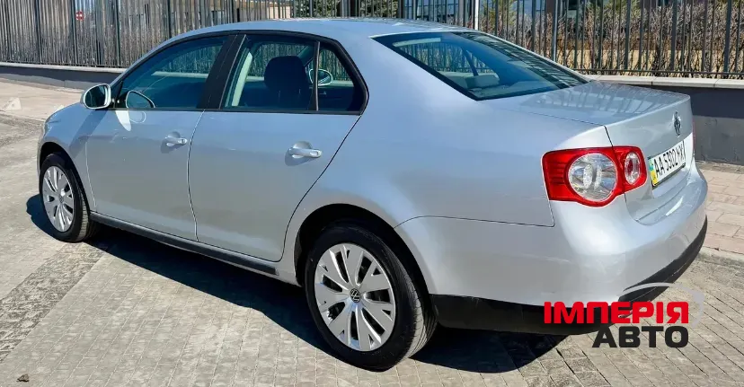 Volkswagen Jetta - фото 9