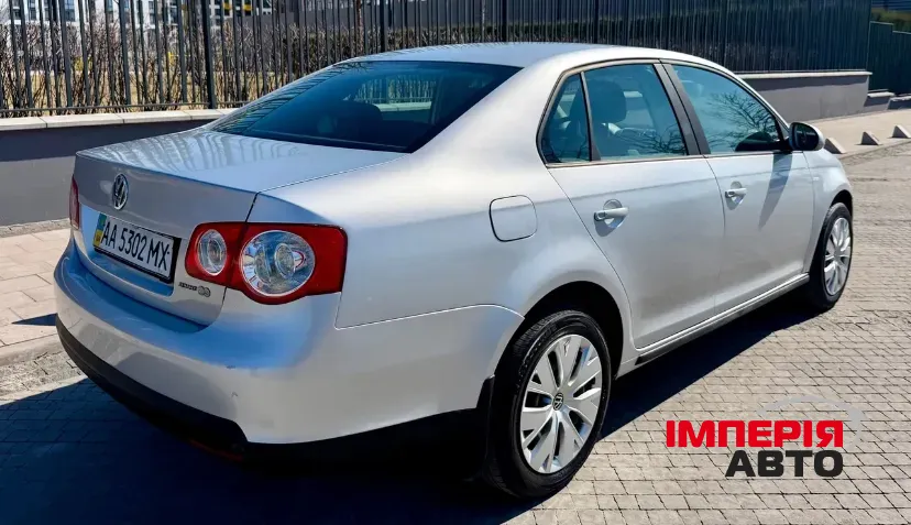 Volkswagen Jetta - фото 5