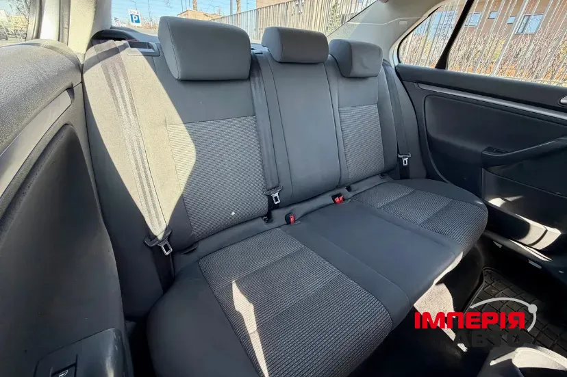 Volkswagen Jetta - фото 20