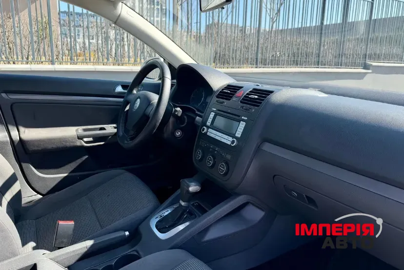 Volkswagen Jetta - фото 13