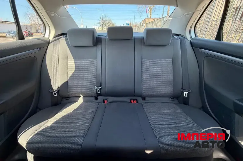 Volkswagen Jetta - фото 19