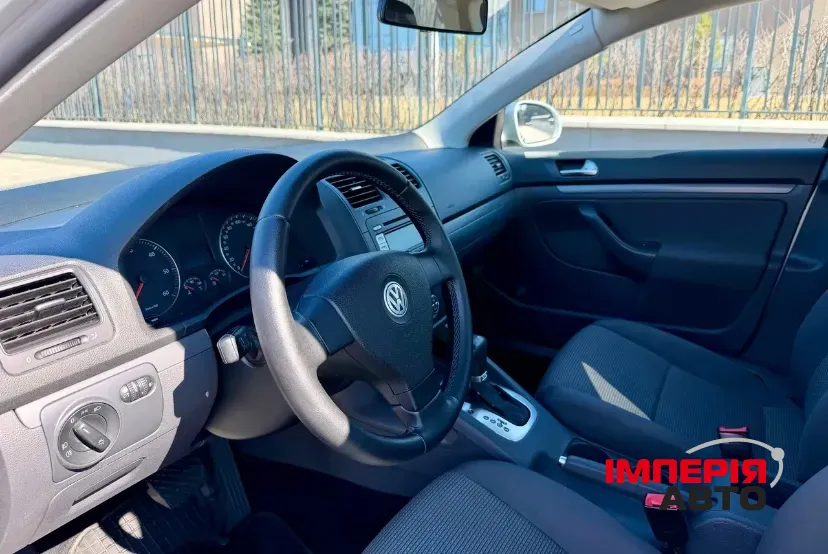 Volkswagen Jetta - фото 11