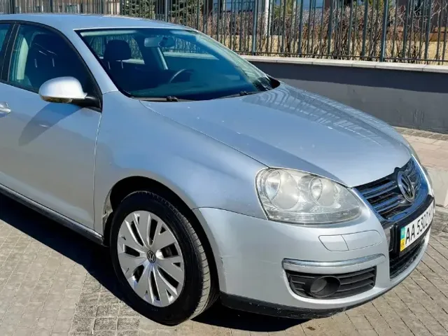 Volkswagen Jetta - фото 2