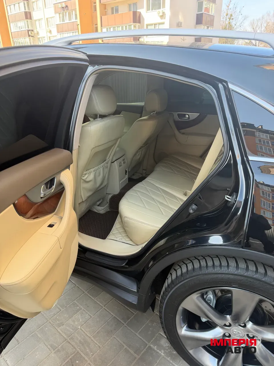 Infiniti FX - фото 17