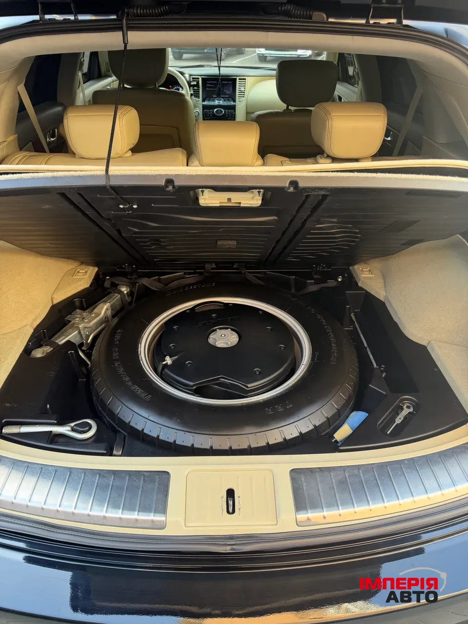 Infiniti FX - фото 21