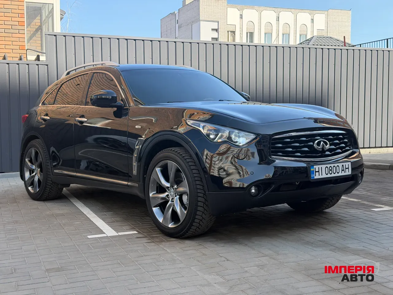 Infiniti FX - фото 1