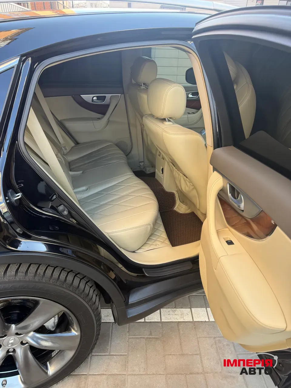 Infiniti FX - фото 16