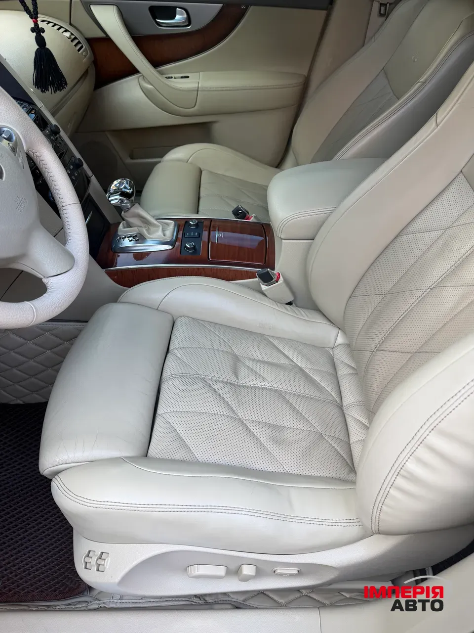 Infiniti FX - фото 19