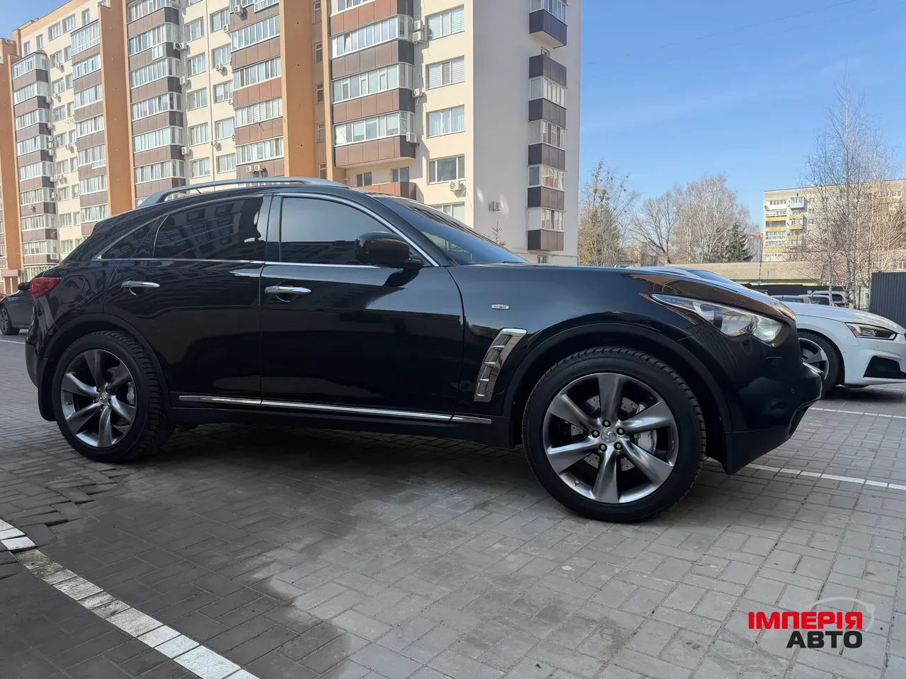 Infiniti FX - фото 5