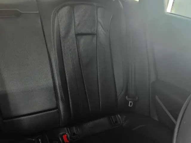 Audi A4 - фото 4