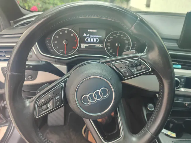 Audi A4 - фото 2