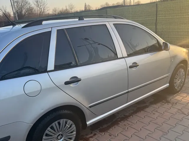 Skoda Fabia - фото 4