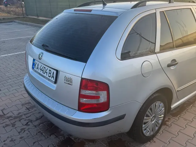 Skoda Fabia - фото 3