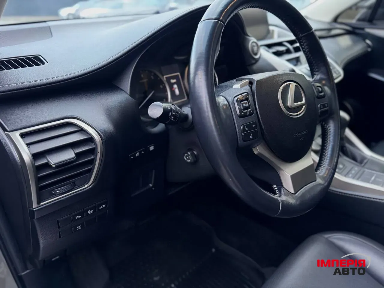 Lexus NX - фото 7