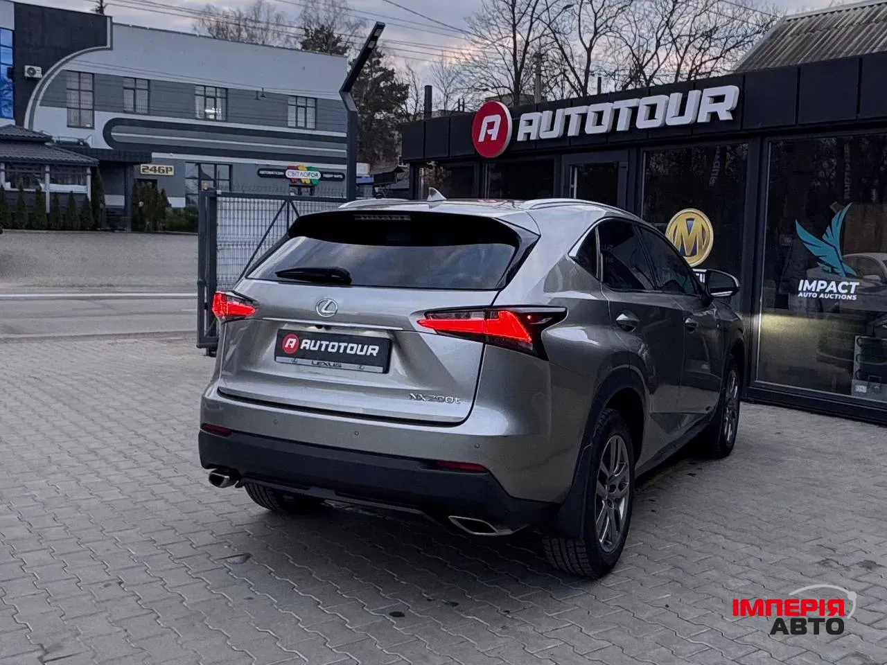 Lexus NX - фото 12