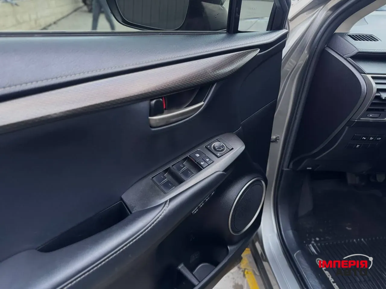 Lexus NX - фото 5