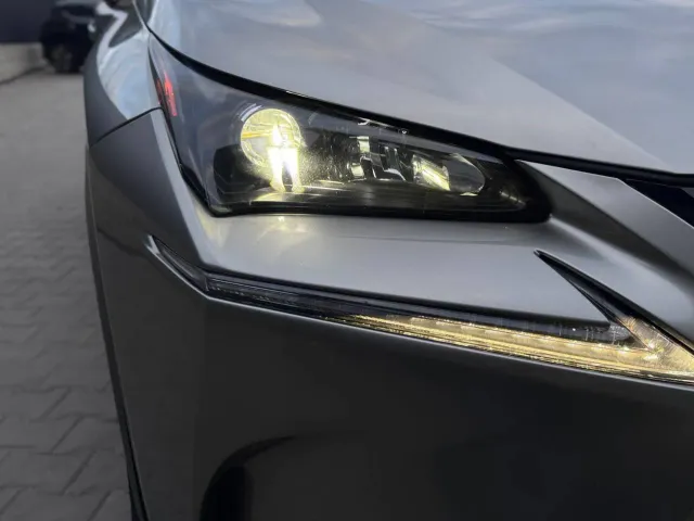 Lexus NX - фото 4