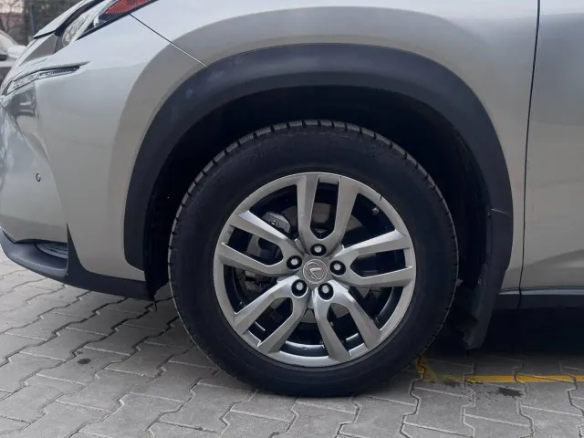 Lexus NX - фото 3