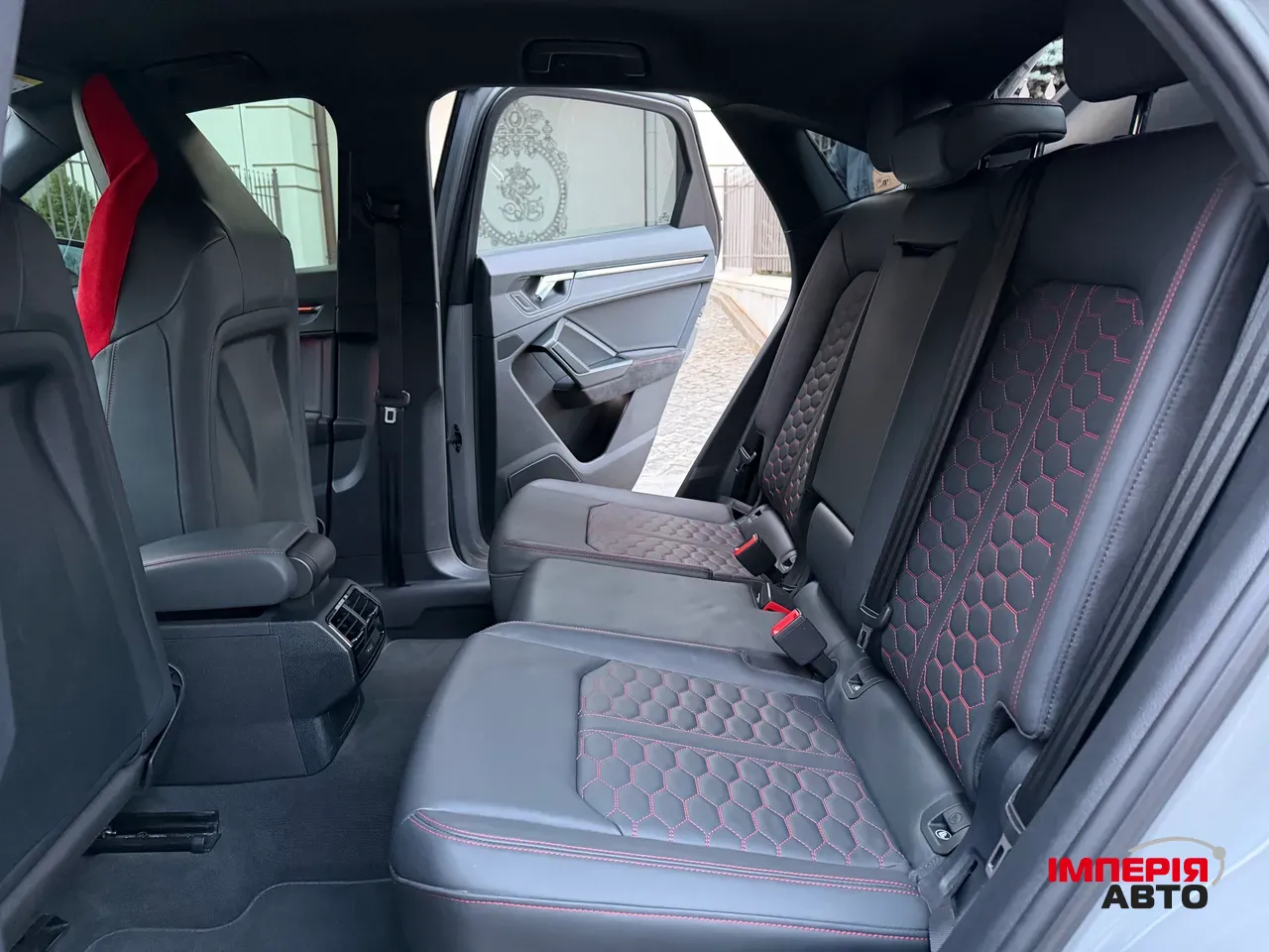 Audi RS Q3 Sportback - фото 15