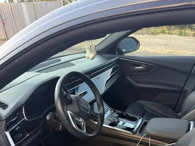 Audi Q8 - фото 3