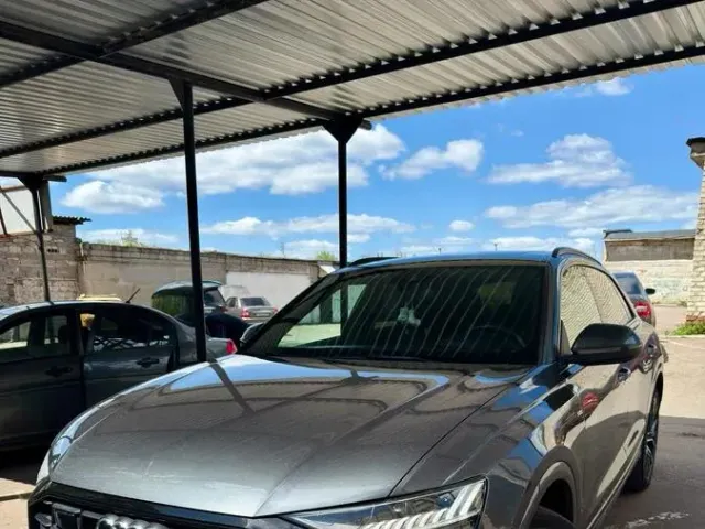 Audi Q8 - фото 1