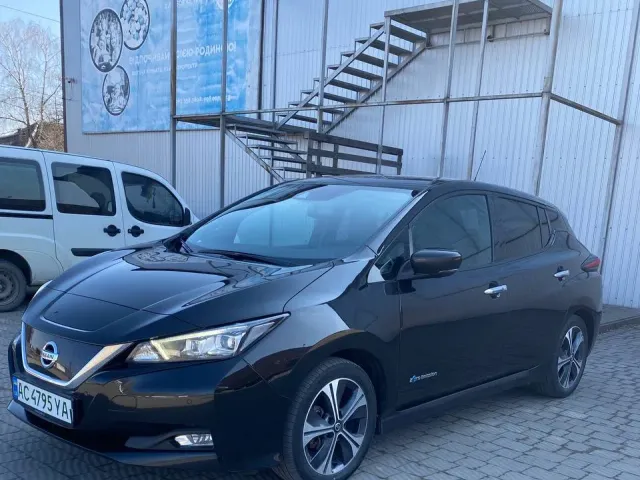 Nissan Leaf - фото 4