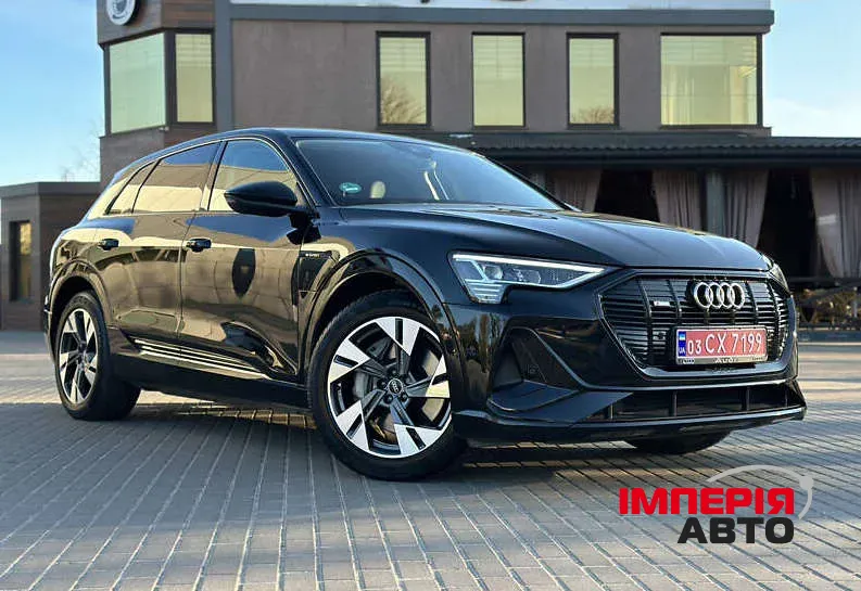 Audi e-tron - фото 4
