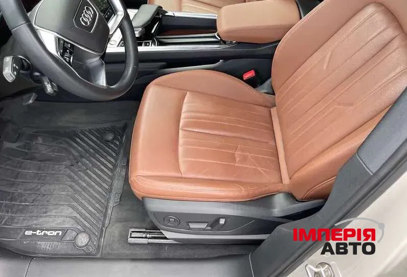 Audi e-tron - фото 8