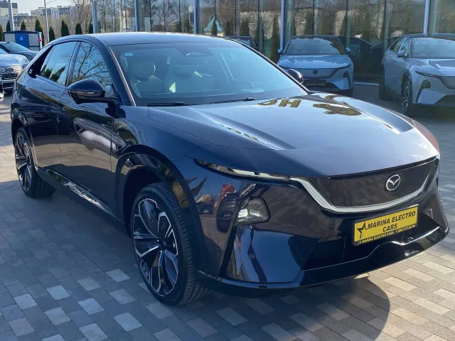 Mazda EZ-60 - фото 3