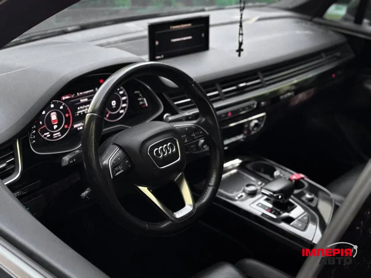 Audi Q7 - фото 7