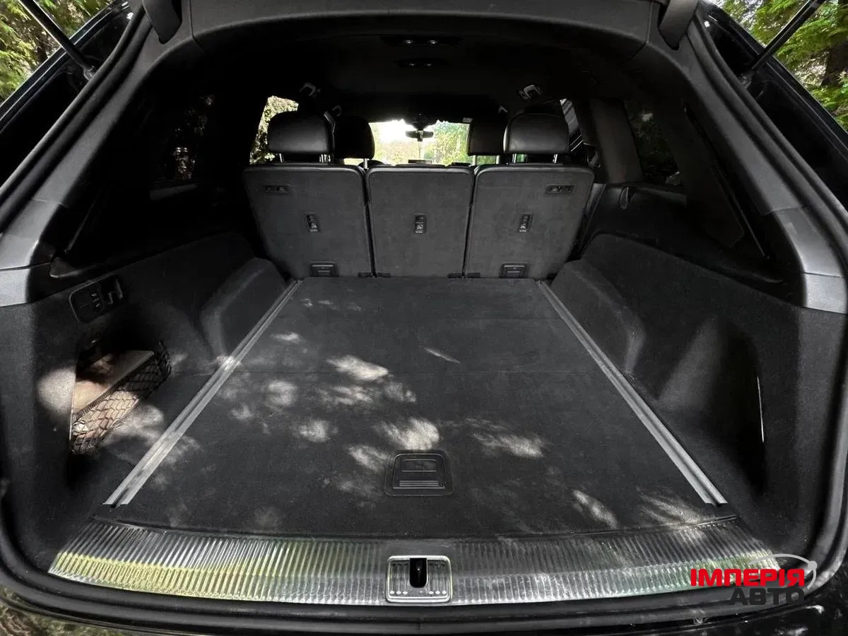 Audi Q7 - фото 8