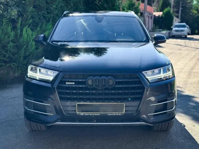 Audi Q7 - фото 3