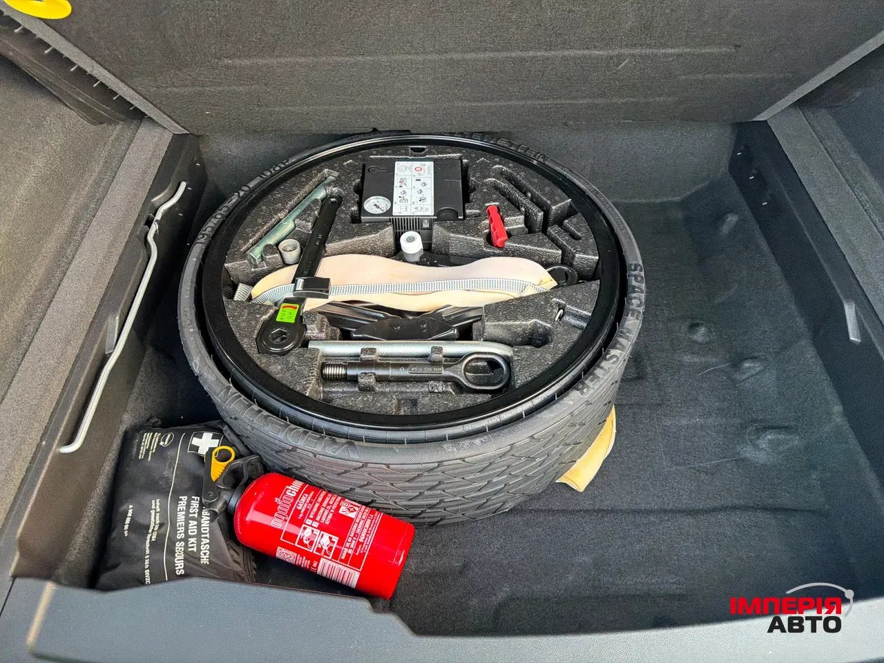 Volkswagen Touareg - фото 32