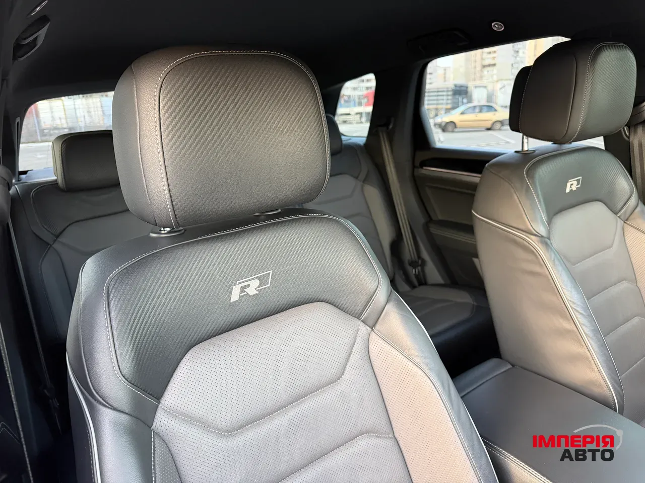 Volkswagen Touareg - фото 4