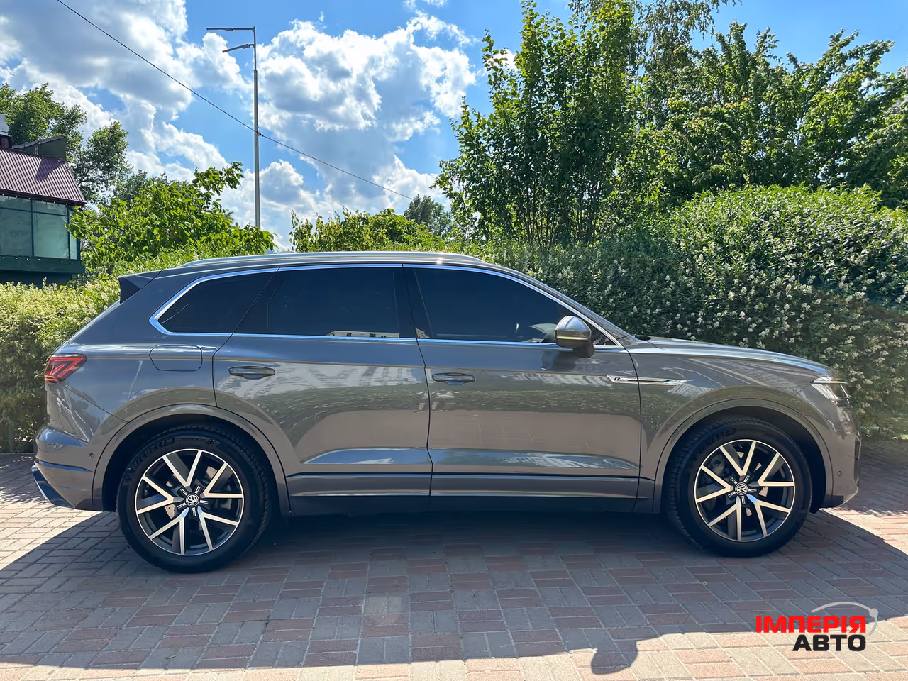 Volkswagen Touareg - фото 7